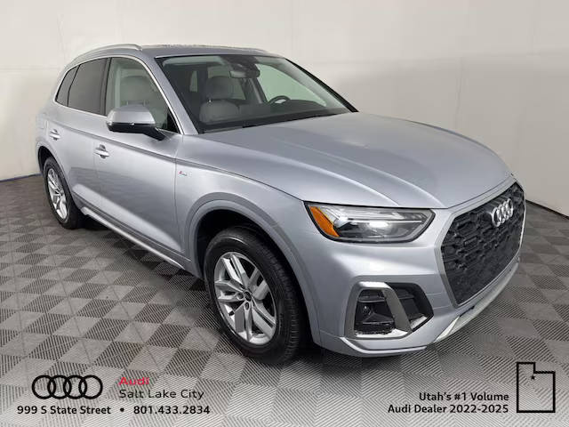 2023 Audi Q5 S line Premium AWD photo