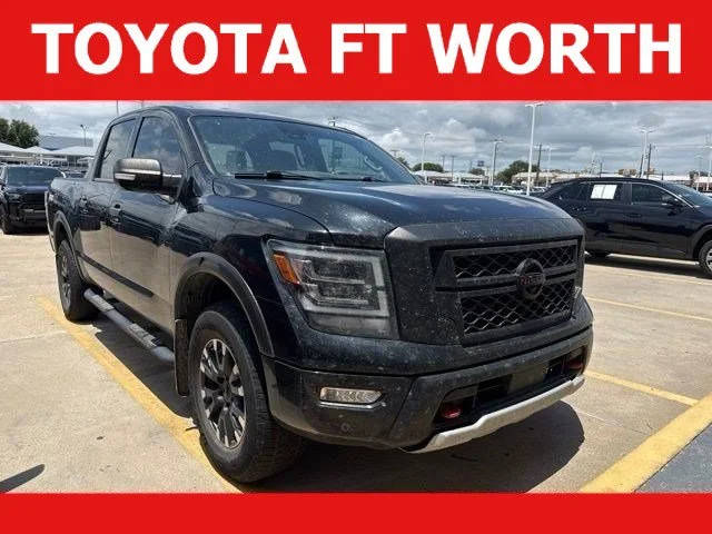 2023 Nissan Titan PRO-4X 4WD photo