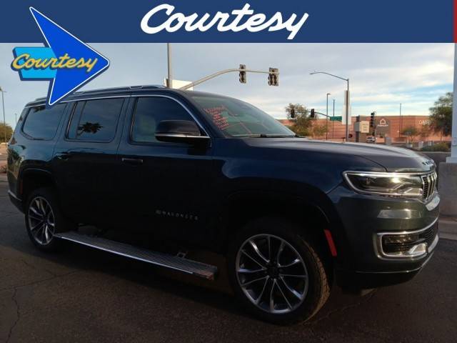 2023 Jeep Wagoneer Series III 4WD photo