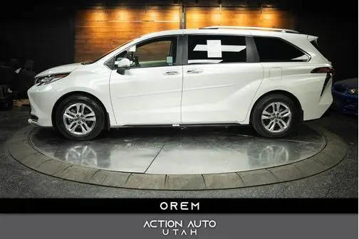 2023 Toyota Sienna Limited AWD photo