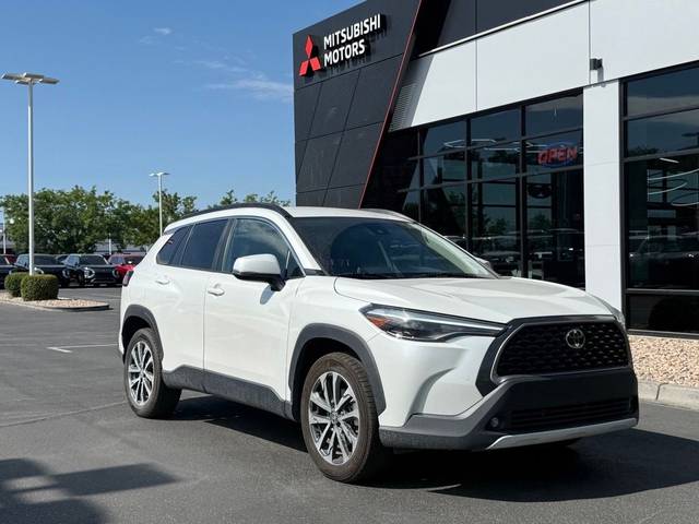 2022 Toyota Corolla Cross XLE AWD photo