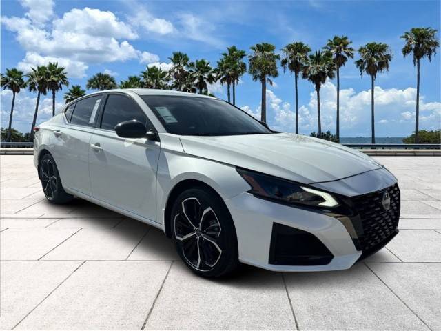 2023 Nissan Altima 2.5 SR FWD photo