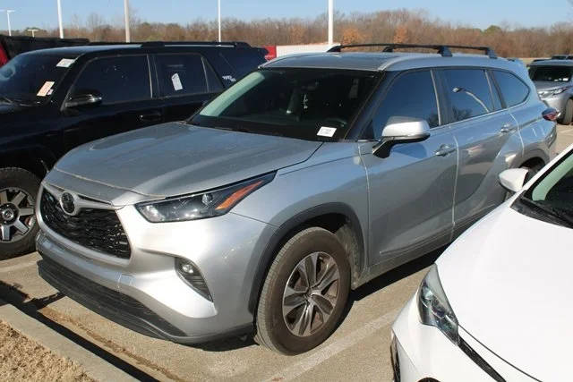 2023 Toyota Highlander XLE FWD photo