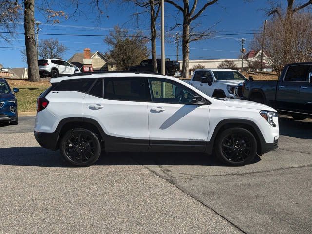 2023 GMC Terrain SLT FWD photo