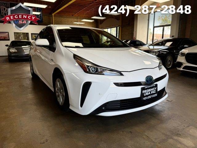 2021 Toyota Prius LE FWD photo