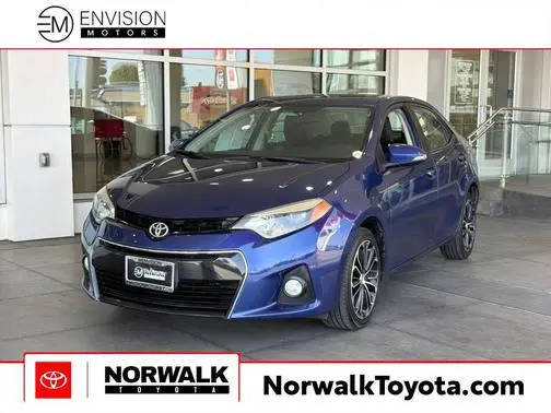 2015 Toyota Corolla FWD photo