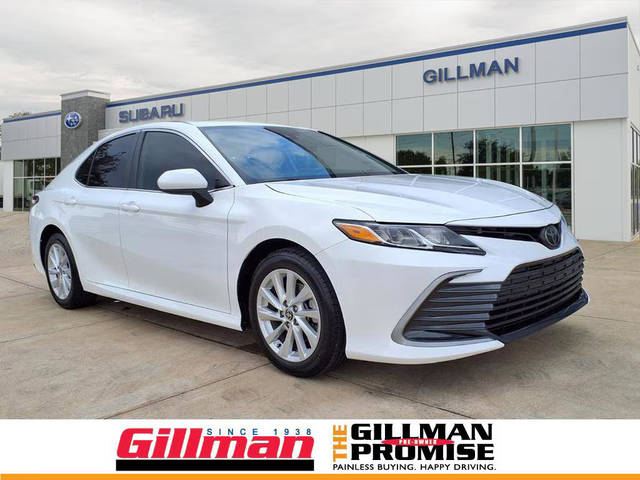 2023 Toyota Camry LE FWD photo