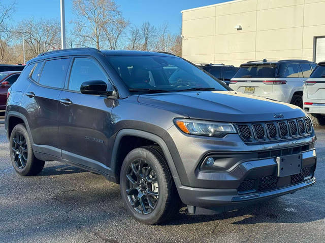 2023 Jeep Compass Altitude 4WD photo