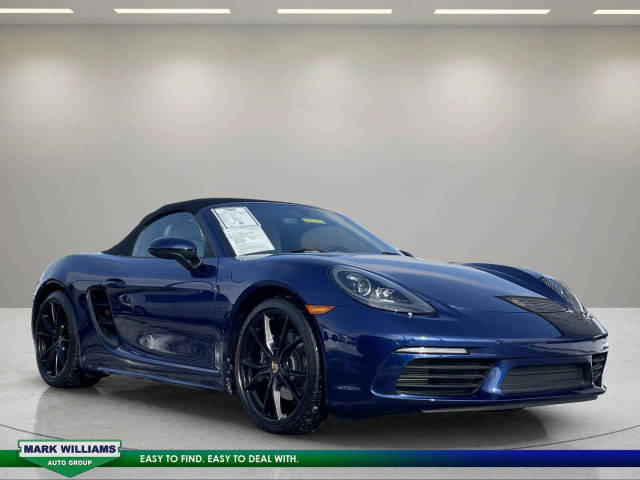 2023 Porsche Boxster T RWD photo