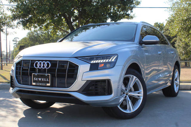 2023 Audi Q8 Premium AWD photo