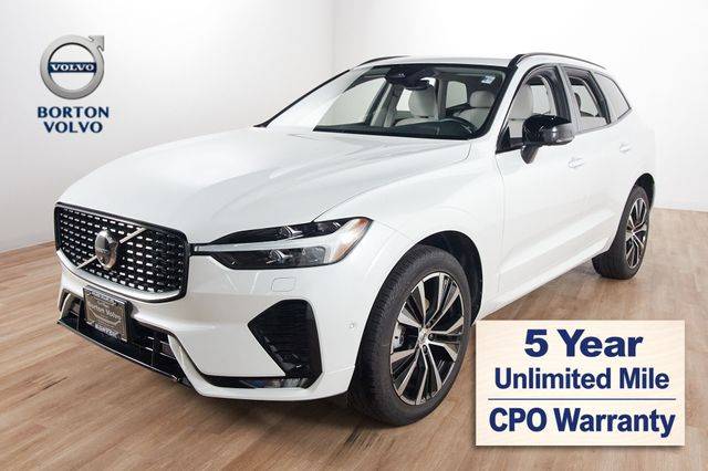 2023 Volvo XC60 Plus Dark Theme AWD photo