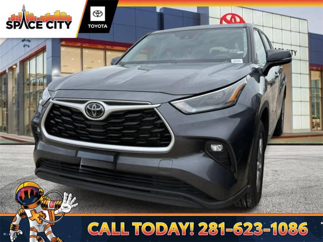 2023 Toyota Highlander LE FWD photo