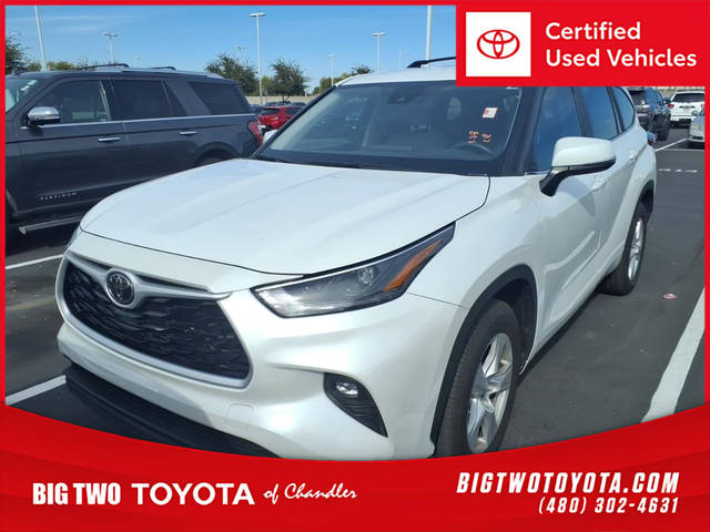 2023 Toyota Highlander LE FWD photo