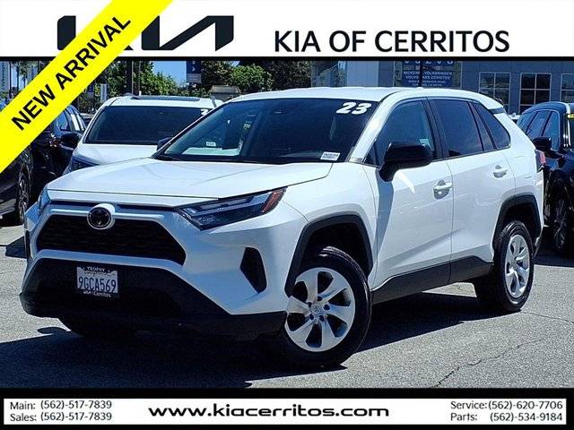 2023 Toyota RAV4 LE FWD photo