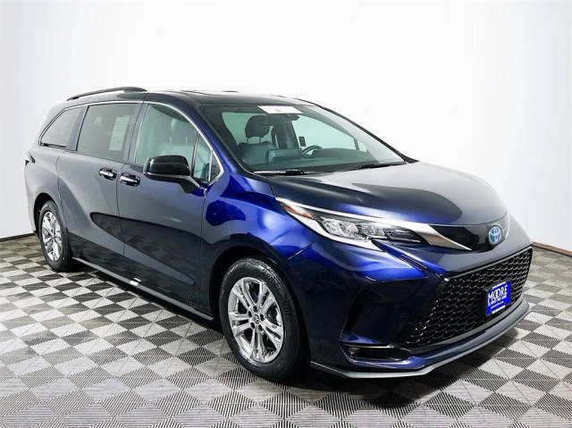 2023 Toyota Sienna XSE AWD photo