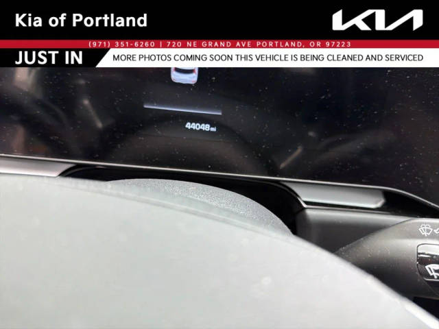 2023 Kia Niro SX FWD photo