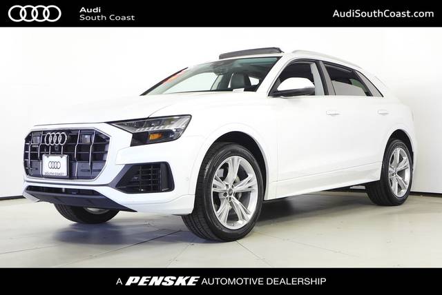 2023 Audi Q8 Premium AWD photo