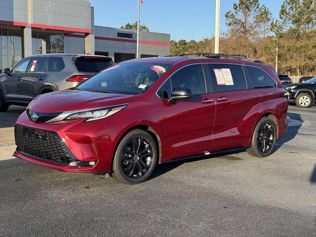 2023 Toyota Sienna XSE FWD photo