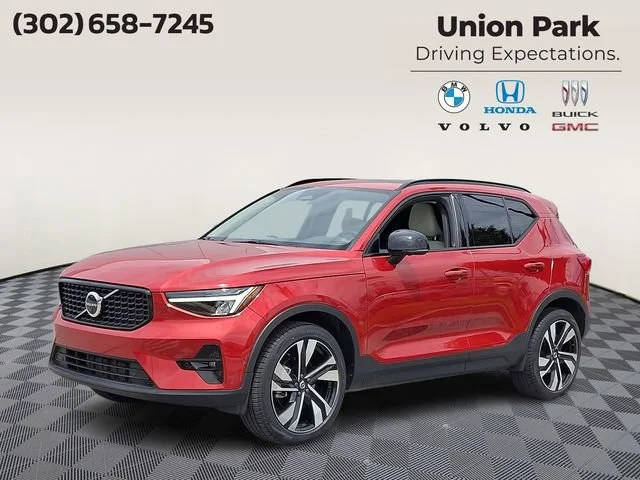 2023 Volvo XC40 Plus Dark Theme AWD photo