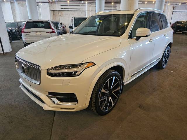 2023 Volvo XC90 Plus AWD photo