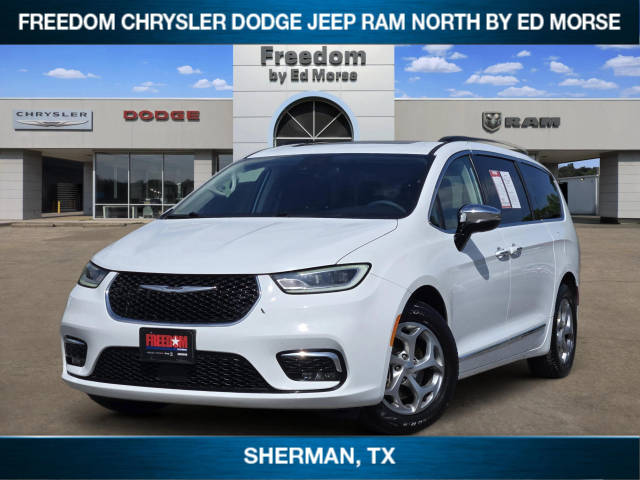 2023 Chrysler Pacifica Minivan Limited FWD photo