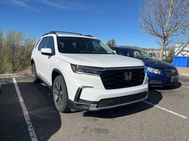 2023 Honda Pilot Touring AWD photo