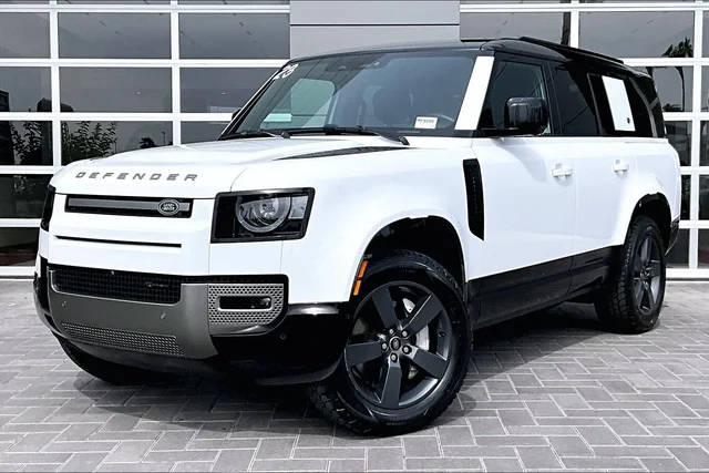 2023 Land Rover Defender 130 X-Dynamic SE AWD photo