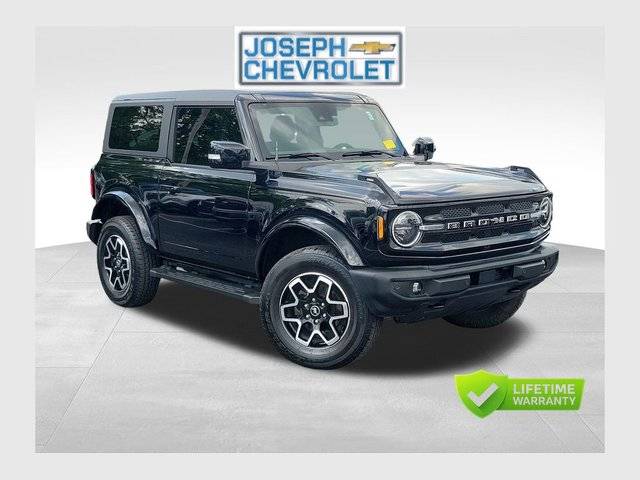 2023 Ford Bronco 2 Door Outer Banks 4WD photo