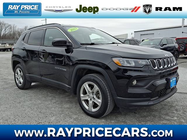 2023 Jeep Compass Latitude 4WD photo