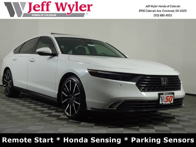 2023 Honda Accord Touring FWD photo