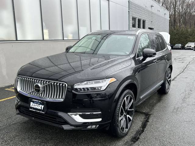 2023 Volvo XC90 Plus AWD photo