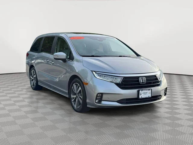 2023 Honda Odyssey Touring FWD photo
