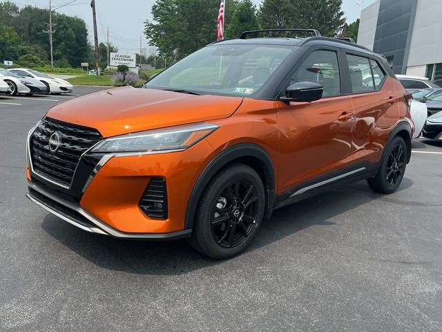 2023 Nissan Kicks SR FWD photo