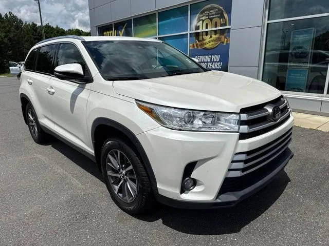 2019 Toyota Highlander SE AWD photo