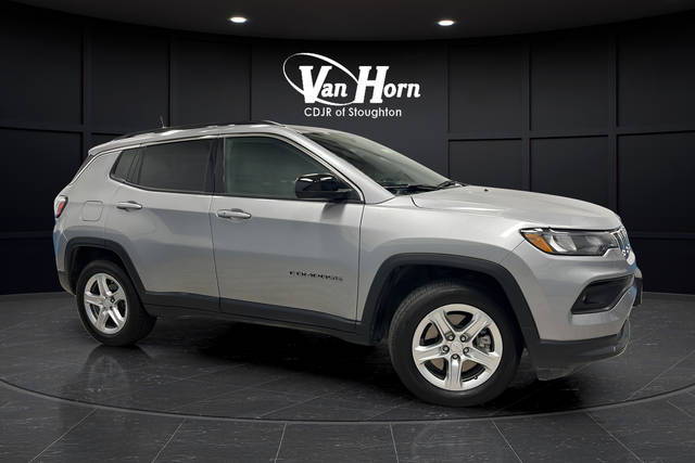 2023 Jeep Compass Latitude 4WD photo