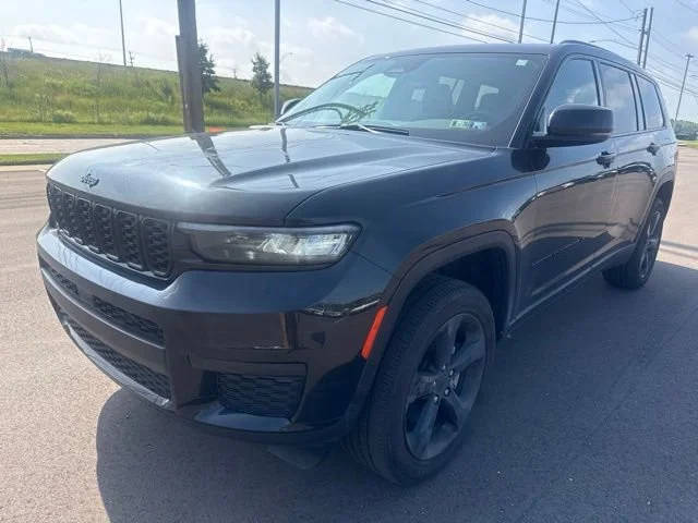 2023 Jeep Grand Cherokee L Altitude 4WD photo