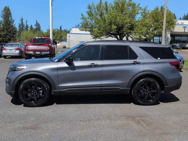 2023 Ford Explorer ST-Line 4WD photo
