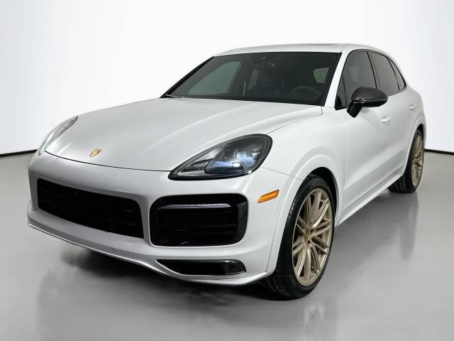 2023 Porsche Cayenne GTS AWD photo