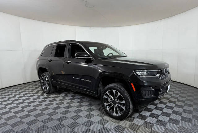 2023 Jeep Grand Cherokee Overland 4WD photo