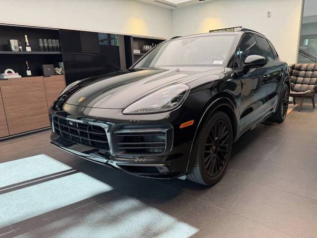 2023 Porsche Cayenne GTS AWD photo