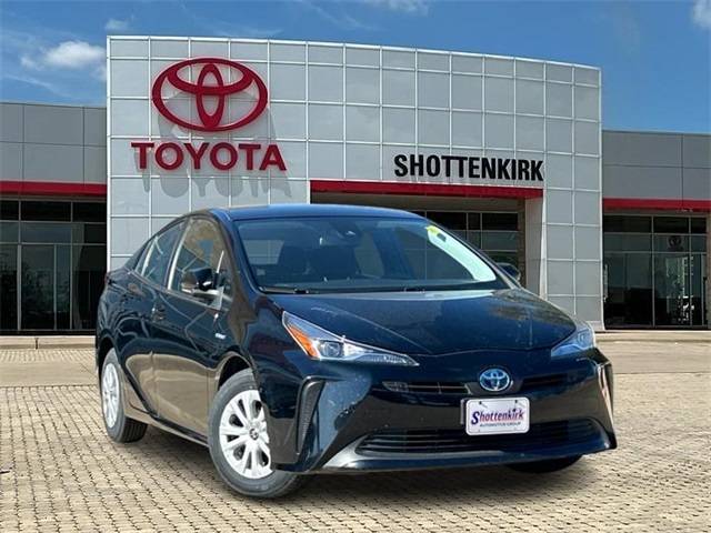 2021 Toyota Prius L Eco FWD photo