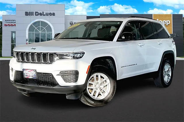 2023 Jeep Grand Cherokee Laredo 4WD photo