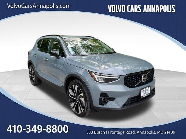 2023 Volvo XC40 Plus Dark Theme AWD photo