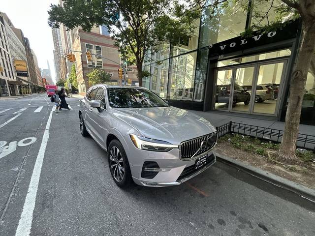 2023 Volvo XC60 Plus Bright Theme AWD photo