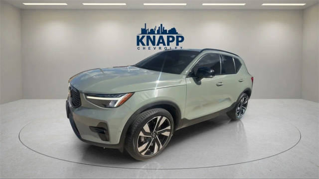 2023 Volvo XC40 Ultimate Dark Theme AWD photo
