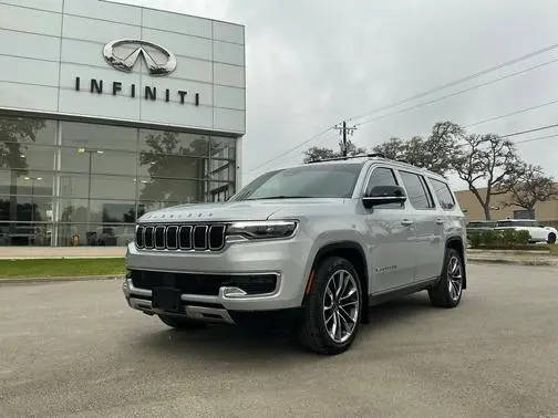 2023 Jeep Wagoneer Series III 4WD photo