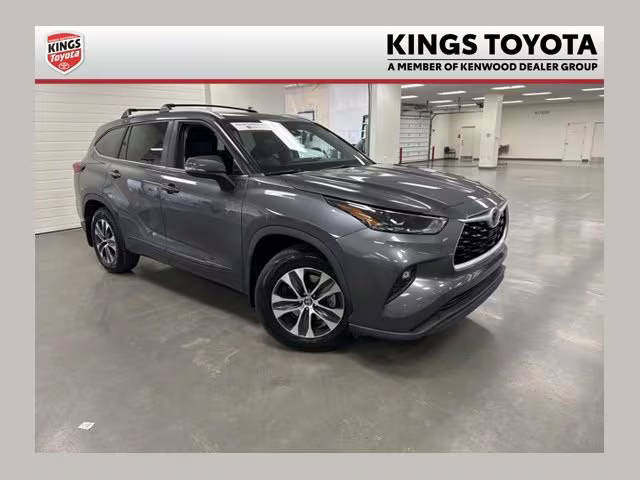 2023 Toyota Highlander XLE FWD photo
