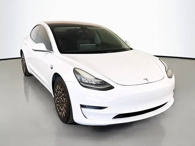 2019 Tesla Model 3 Mid Range RWD photo
