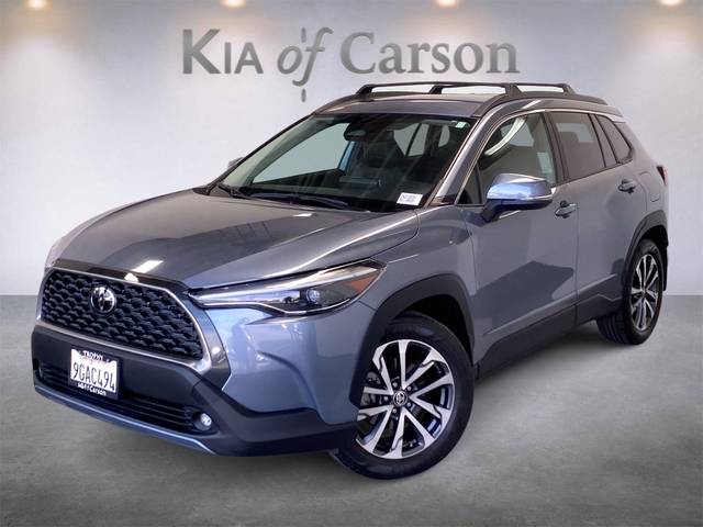 2023 Toyota Corolla Cross XLE FWD photo