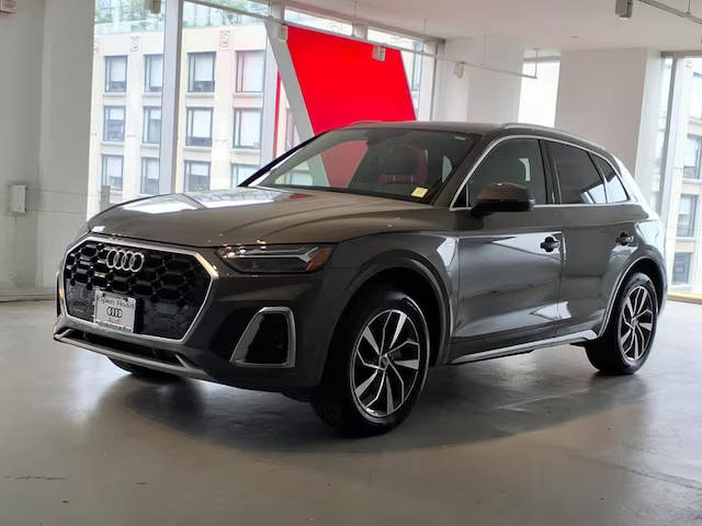 2023 Audi Q5 S line Premium AWD photo